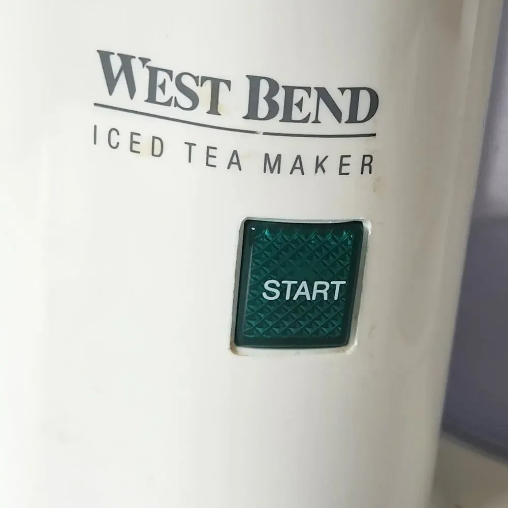 West Bend 2-Qt Electric Iced Tea/Coffee Maker White Model 6050 Tested/Works Teal